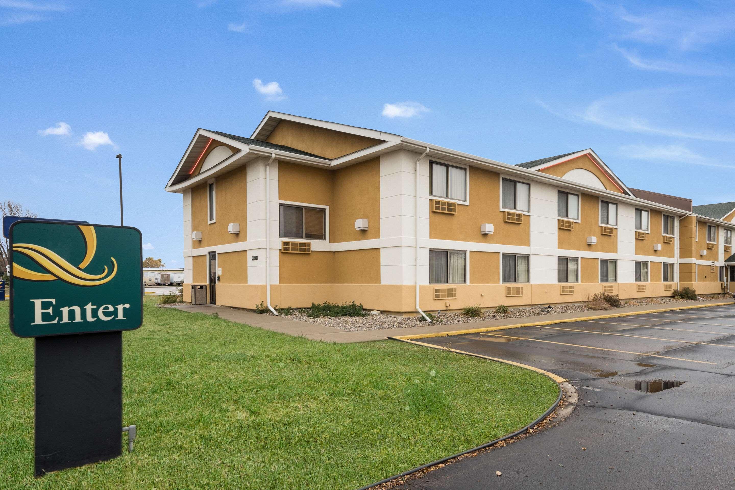 Quality Inn & Suites South Сиукс Фолс Екстериор снимка