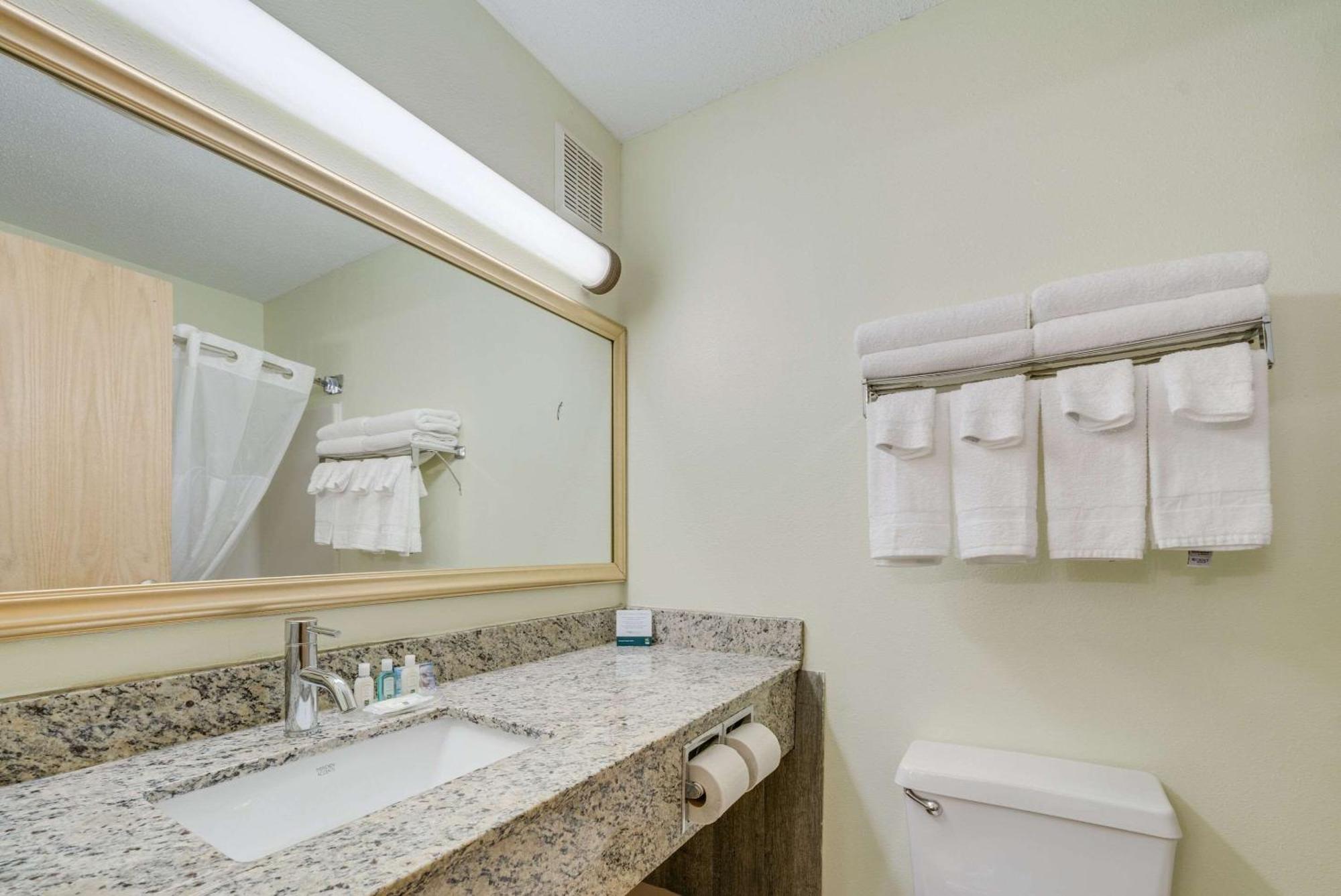 Quality Inn & Suites South Сиукс Фолс Екстериор снимка