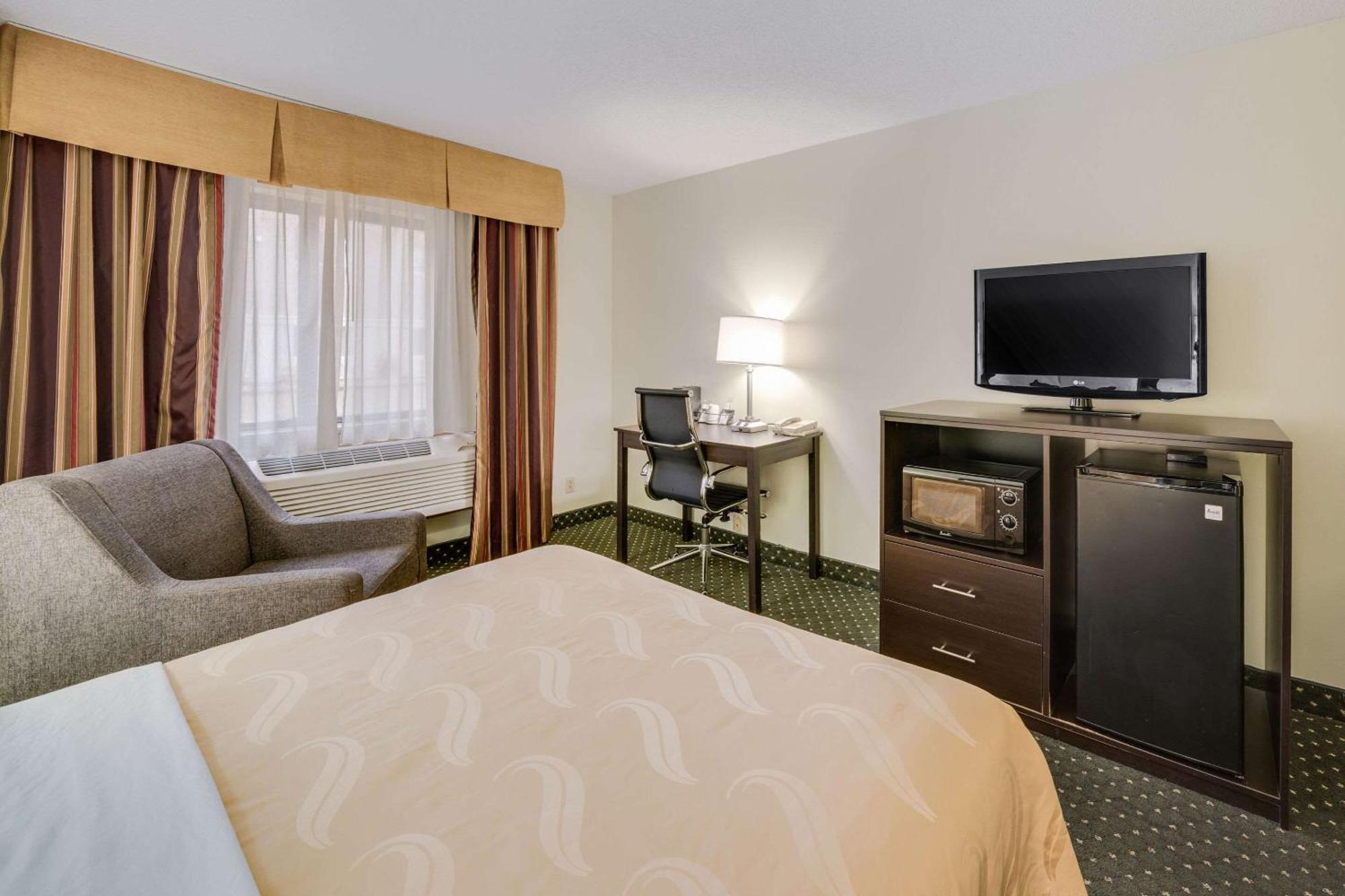 Quality Inn & Suites South Сиукс Фолс Екстериор снимка