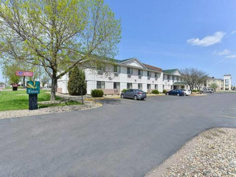 Quality Inn & Suites South Сиукс Фолс Екстериор снимка